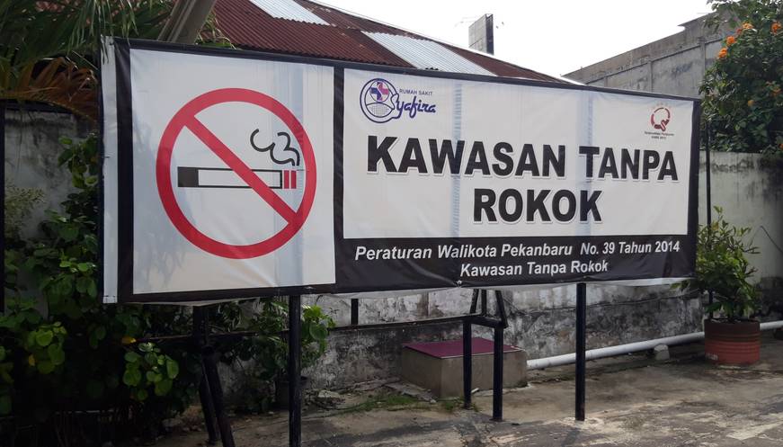 Masih Ada Reklame Rokok di KTR Pekanbaru