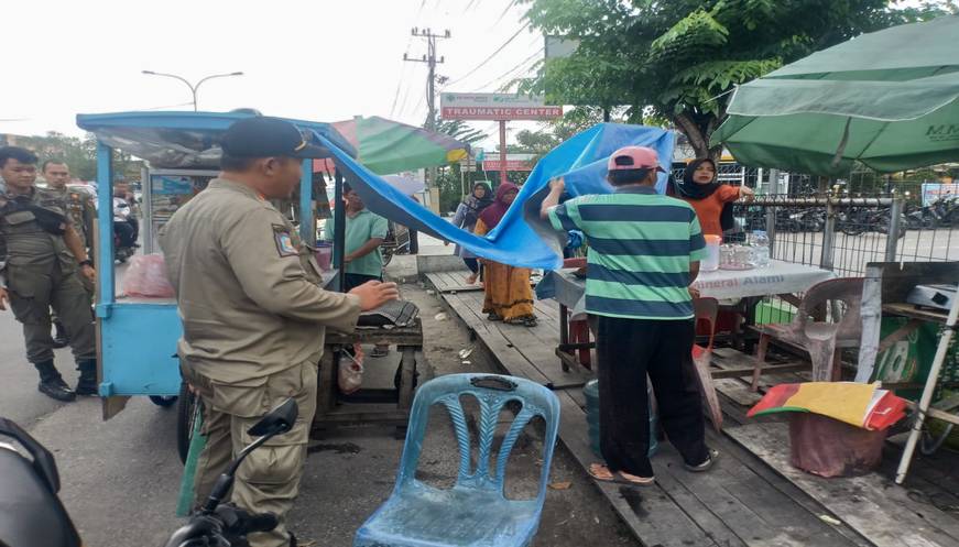 Satpol PP Pekanbaru Kembali Tertibkan PKL di Sejumlah Titik