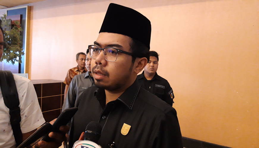 Wakil Ketua DPRD Kota Pekanbaru, Ginda Burnama Ingatkan Tim Gugus Tugas Pekanbaru Kordinasi Tangani Covid-19