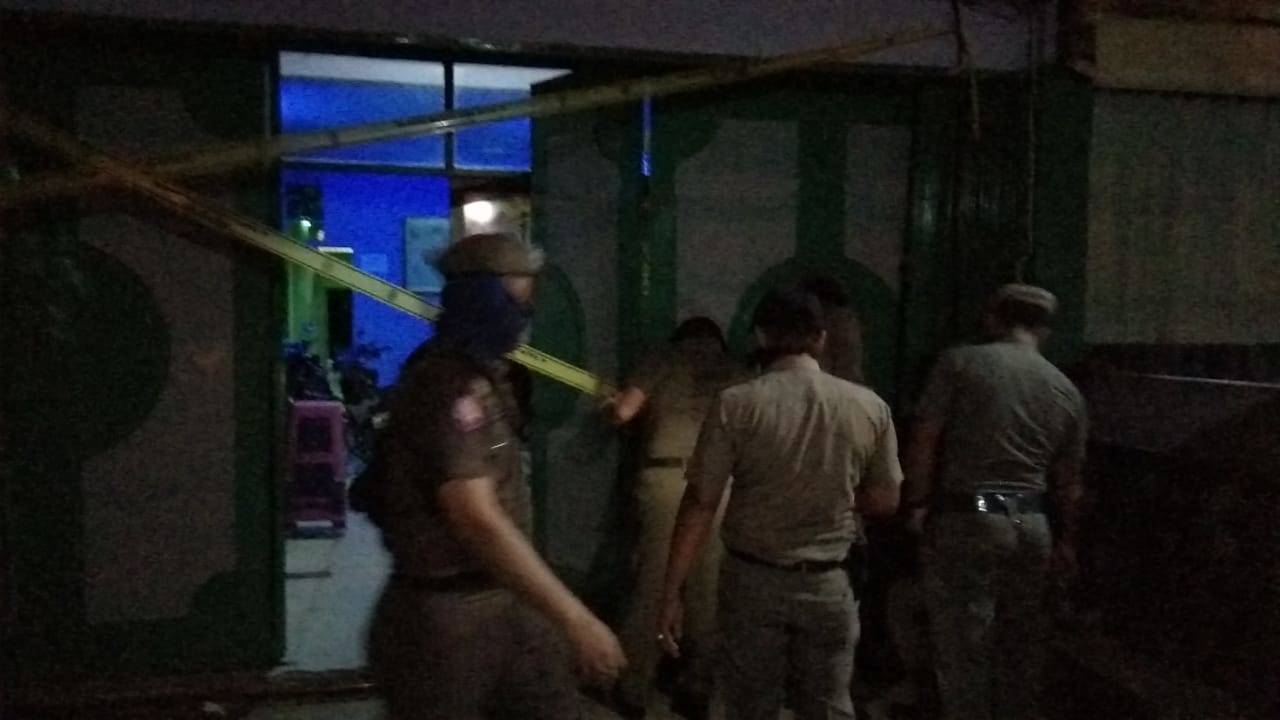 Satpol PP Pekanbaru Akhirnya Segel Kezia 99 Karaoke 