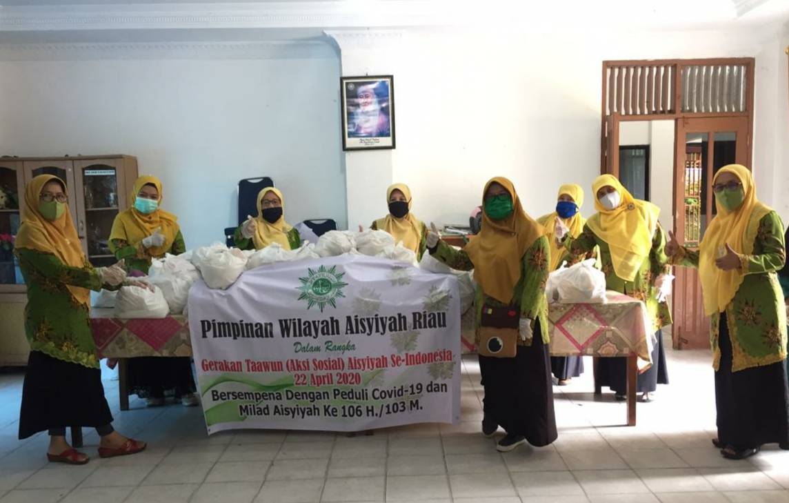 PW Aisyiyah Riau Salurkan Ratusan Paket Sembako