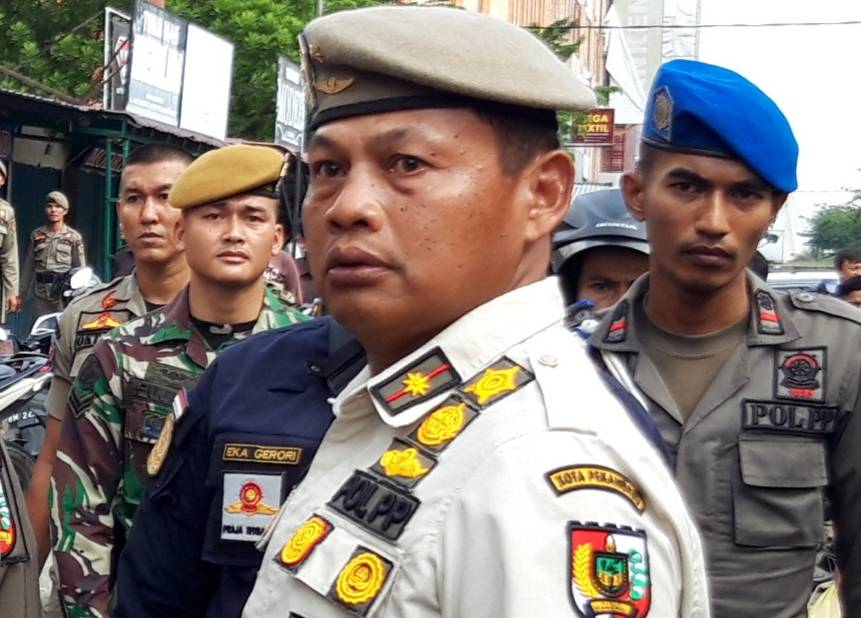 Bandel Saat PSBB Tahap II, Satpol PP Pekanbaru Kembali Segel Satu Warnet