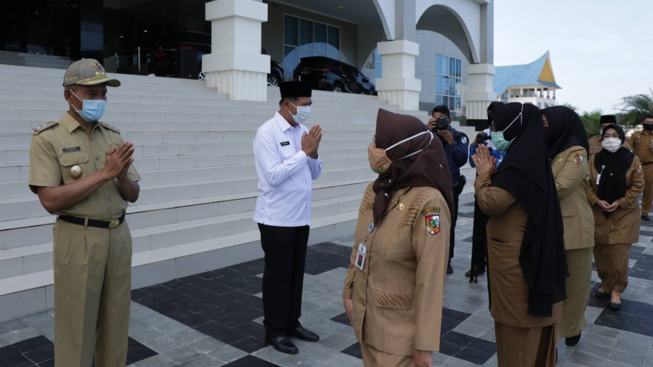 Bolos Hari Pertama Kerja Usai Libur Lebaran 2020, Wako Pekanbaru Ingatkan ASN Bakal Kena Sanksi 