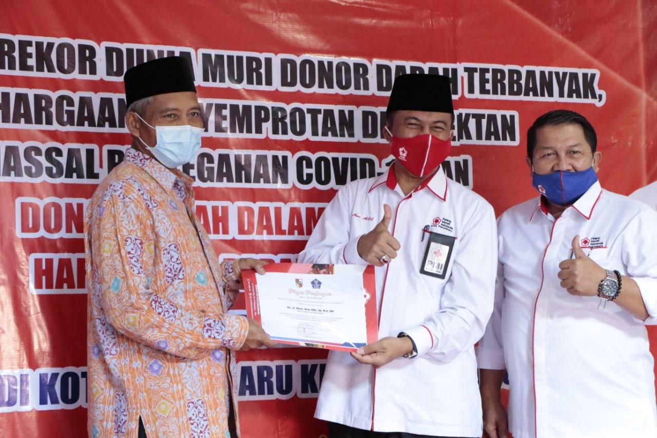 Wawako Apresiasi PMI Kota Pekanbaru Raih Penghargaan MURI 