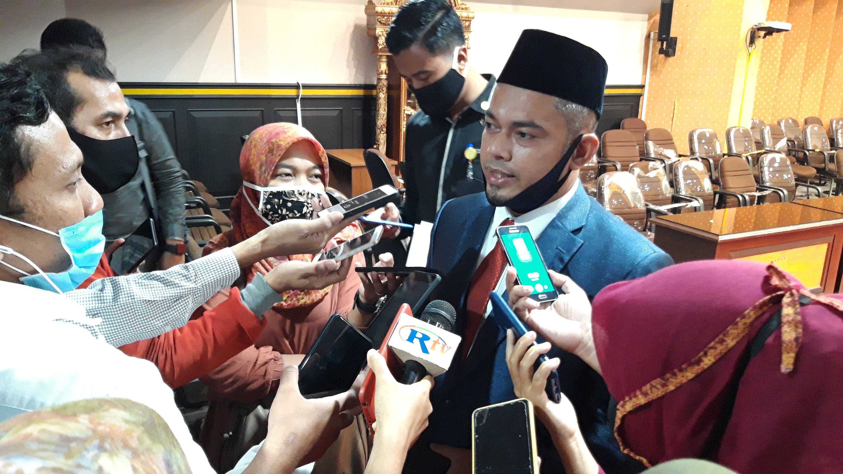 Ketua DPRD Kota Pekanbaru : Sekolah Harus Prioritaskan Yang Punya KK