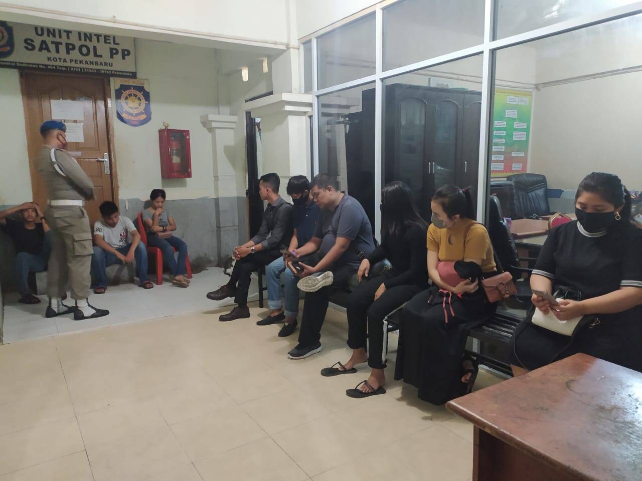Belasan Muda Mudi Terjaring Satpol PP Kota Pekanbaru Saat Berduaan di Kamar 