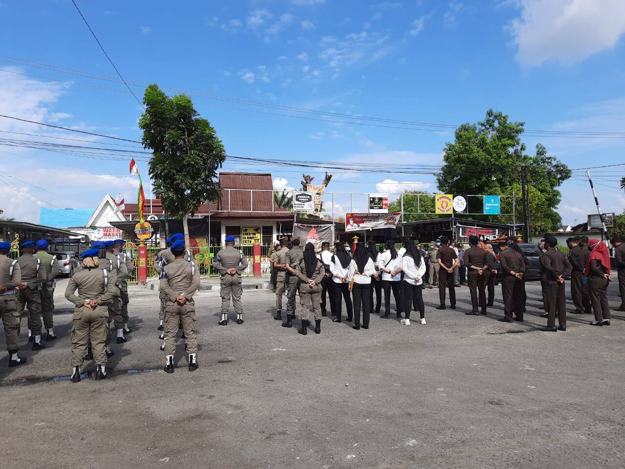 Pedagang di Bundaran Tugu Keris Harus Urus Izin Bila Ingin Tetap Berjualan
