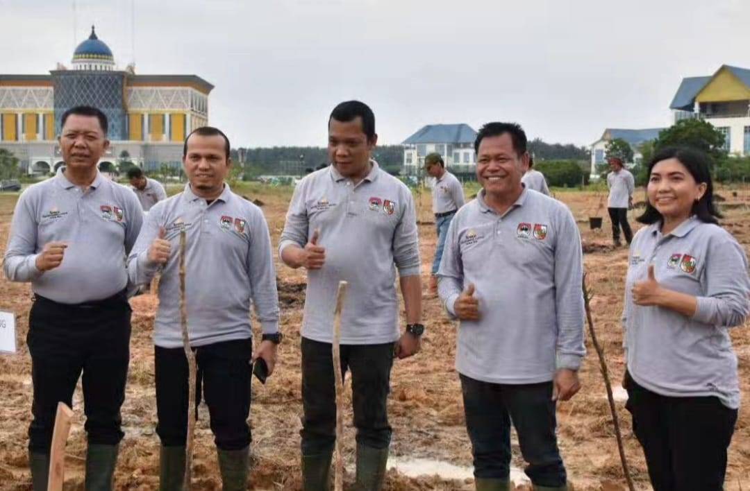 Ketua DPRD Ikut Menanam Pohon Dalam Rangkaian Raker Komwil 1 APEKSI, 