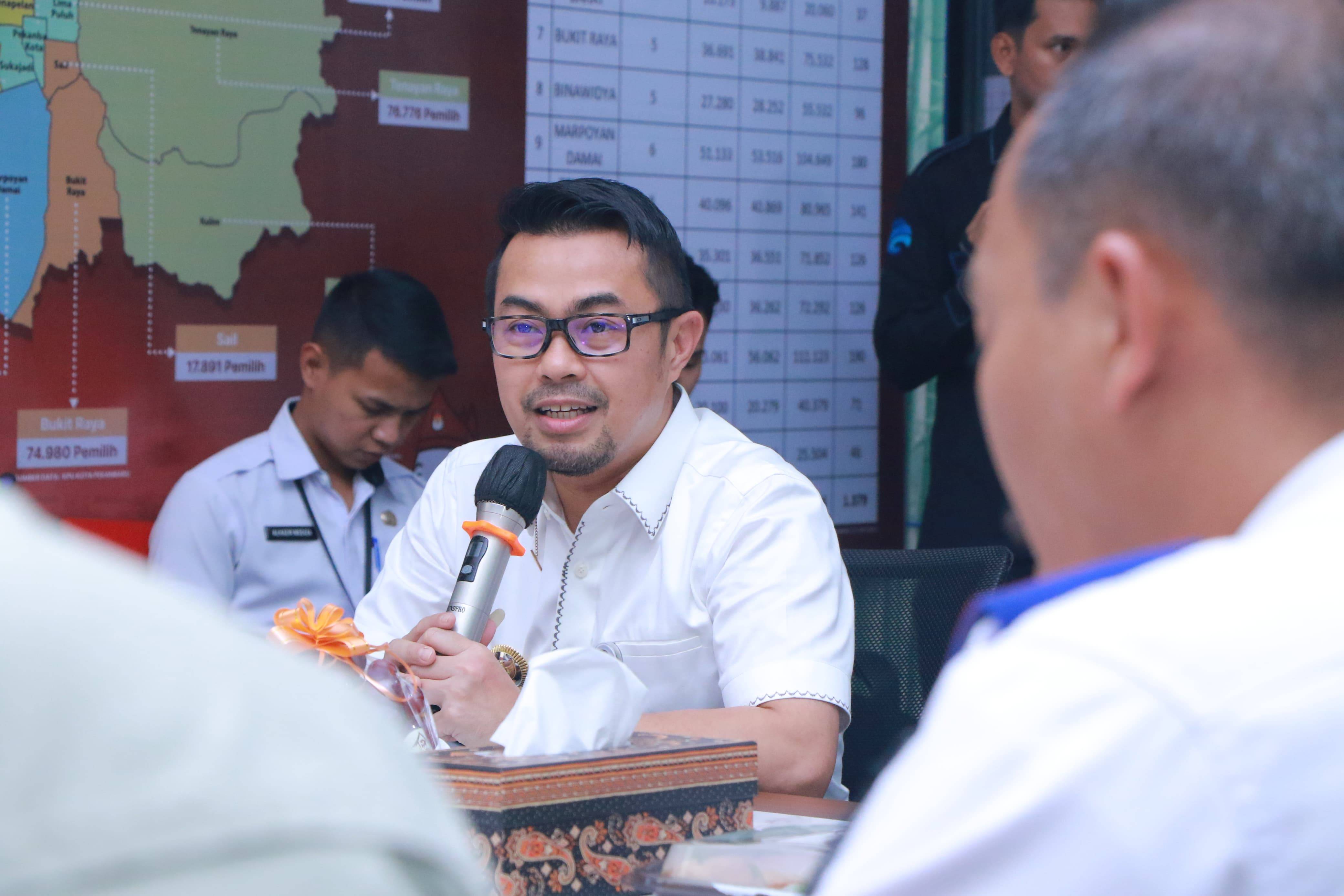 Pj Wako Pekanbaru Bahas Kesiapan Pilkada 2024 Dalam Rapat Desk Pilkada 