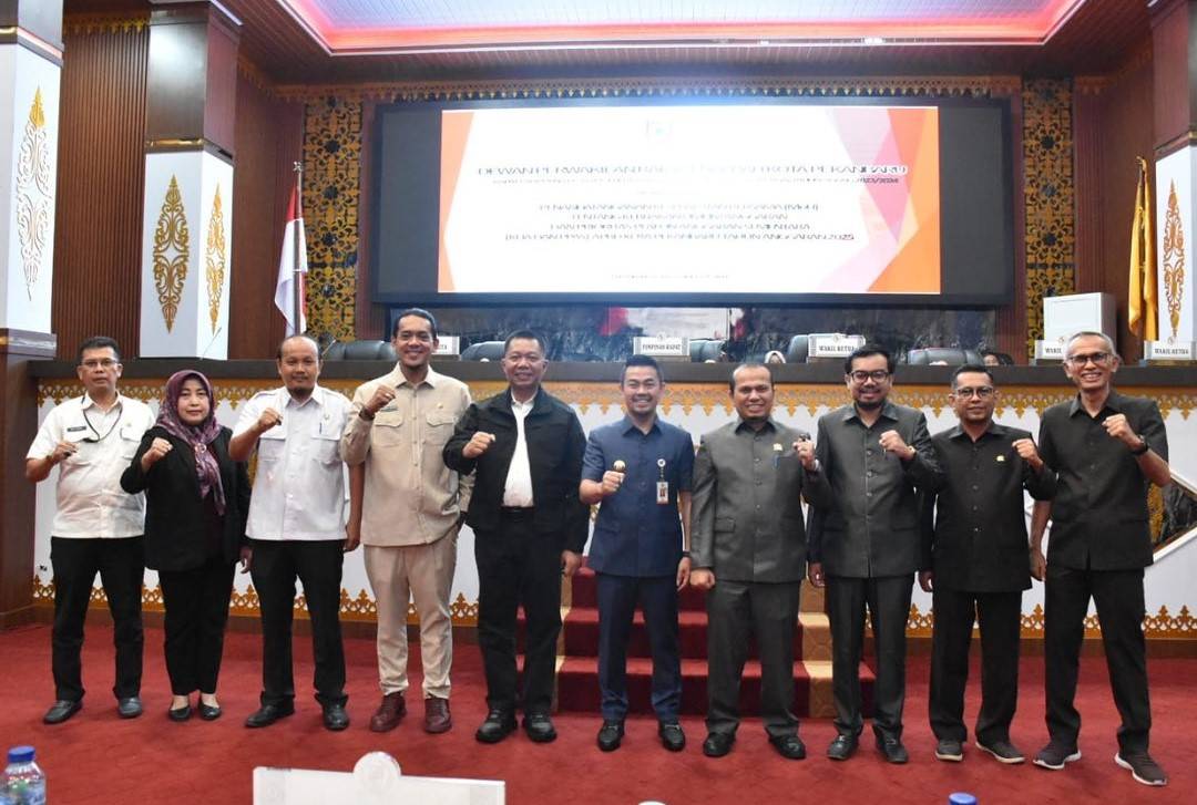 Tengku Azwendi Fajri Hadir Dalam Rapat Paripurna HUT Riau Ke 67