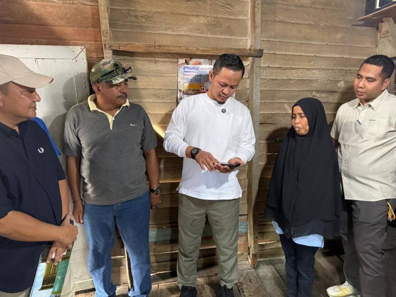 Wako Pekanbaru Serahkan RLH Bagi Warga di Rumbai 