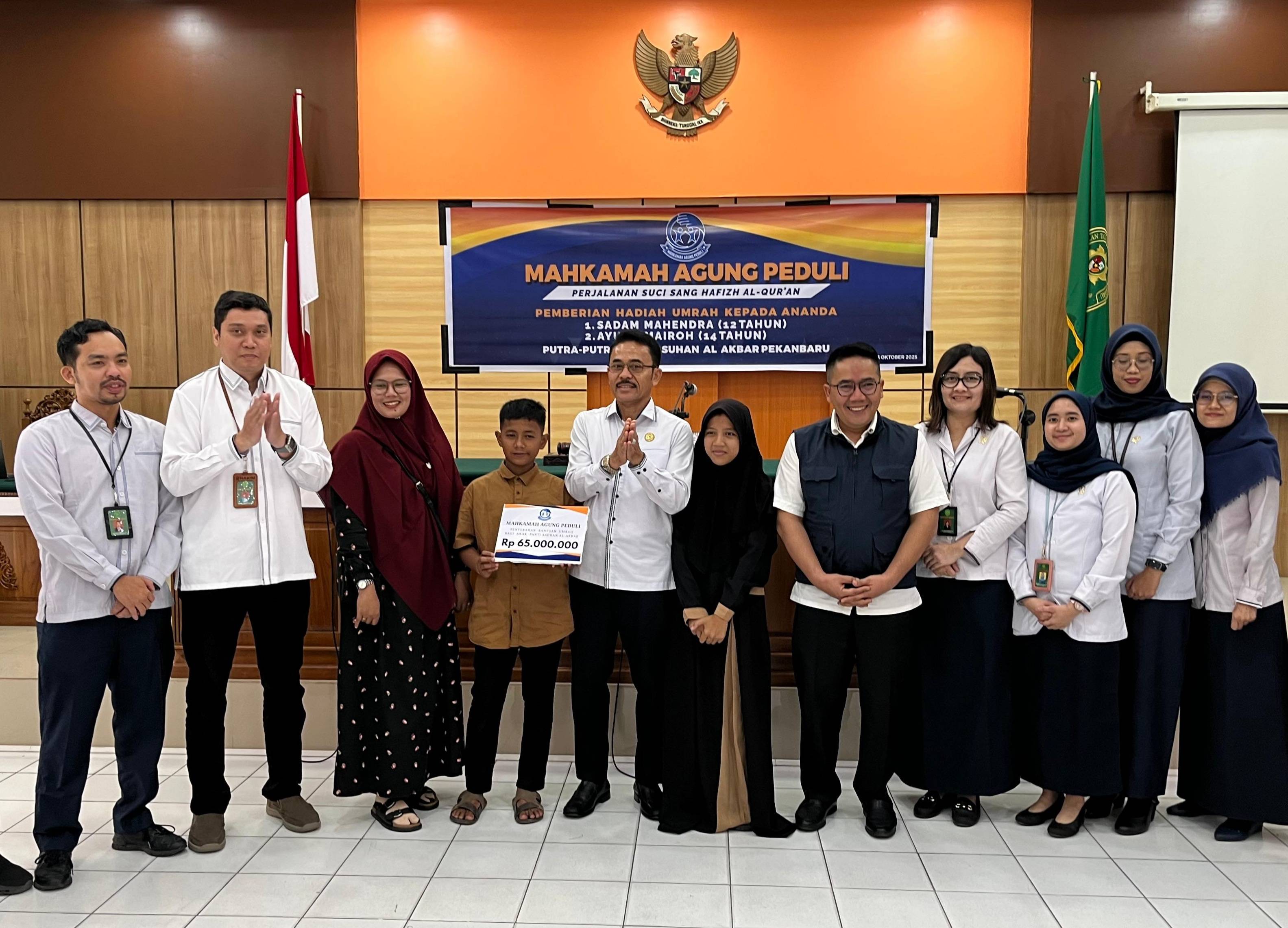 Mahkamah Agung Peduli Berangkatkan Umroh Dua Anak Yatim di Kota Pekanbaru
